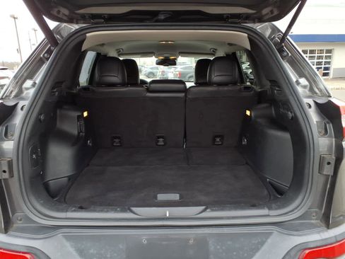 Used 2014 Jeep Cherokee Trailhawk w/ Technology Group AWD/4WD image 14