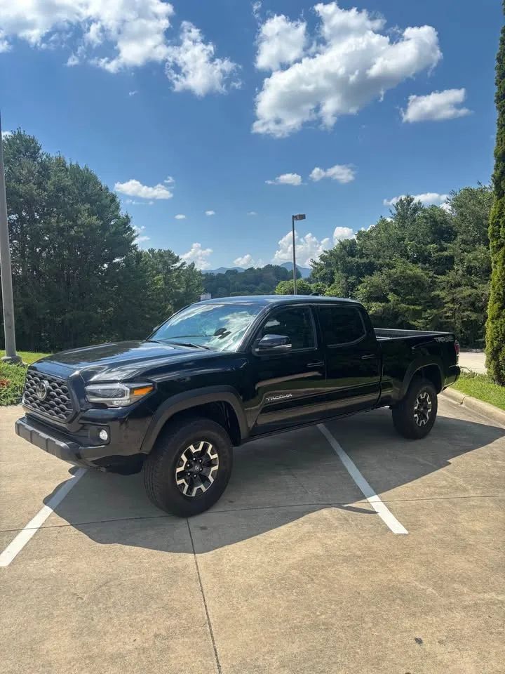 Used 2023 Toyota Tacoma TRD Off-Road w/ Technology Package AWD/4WD image 2