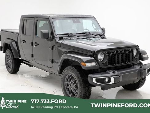 Used 2024 Jeep Gladiator Sport AWD/4WD image 1