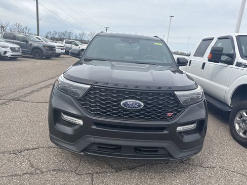 Used 2020 Ford Explorer ST w/ ST Street Pack image 4