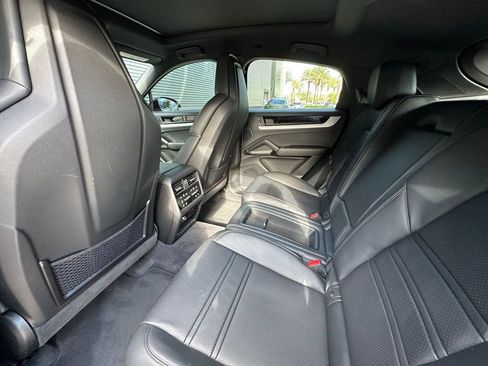 Used 2025 Porsche Cayenne S image 36