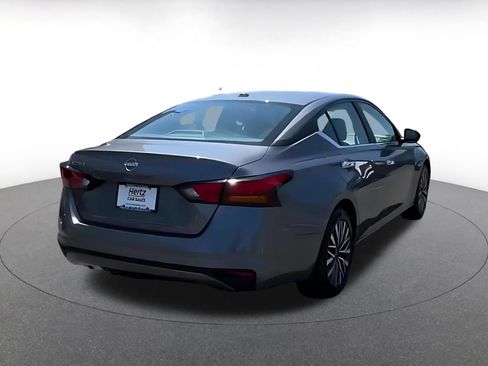 Used 2025 Nissan Altima 2.5 SV FWD image 13