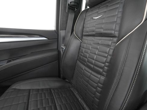 Used 2026 Cadillac Escalade V AWD/4WD image 31