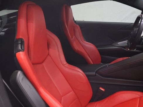 Used 2022 Chevrolet Corvette Stingray Coupe w/ Z51 Performance Package RWD image 10