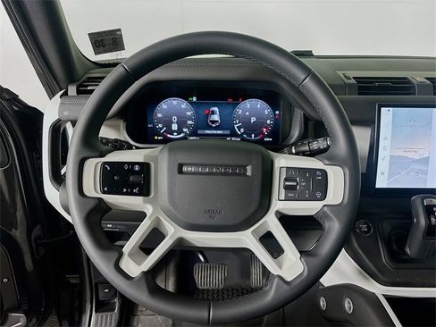 Used 2025 Land Rover Defender 110 S image 12