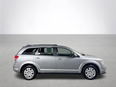 Used 2019 Dodge Journey SE FWD image 5