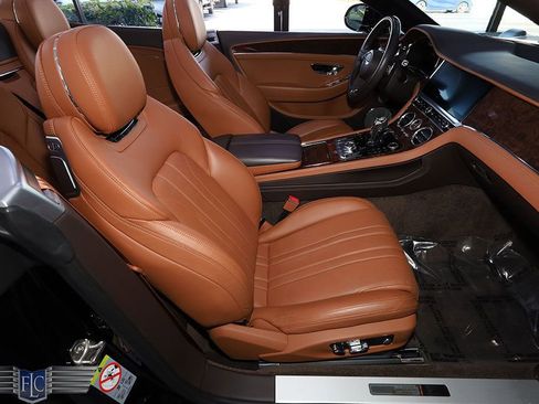 Used 2020 Bentley Continental GT image 17