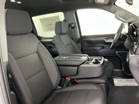 Used 2023 Chevrolet Silverado 1500 Custom Trail Boss w/ LPO, Dark Essentials Package AWD/4WD image 9
