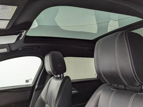 Used 2018 Land Rover Range Rover Velar R-Dynamic SE image 30