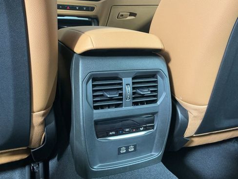 New 2026 BMW 330i Sedan w/ Premium Package image 28