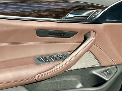 Certified 2023 BMW 540i w/ Premium Package image 18