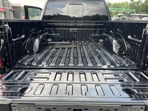 Used 2019 Ford F150 XLT w/ Equipment Group 302A Luxury AWD/4WD image 16