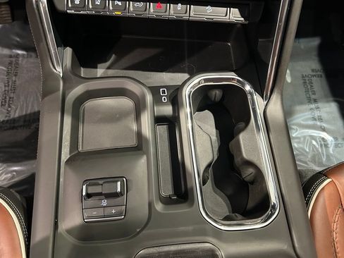 Used 2025 GMC Sierra 2500 Denali Ultimate AWD/4WD image 23