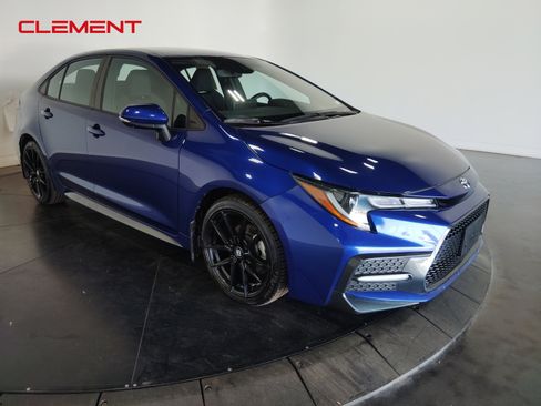 Used 2022 Toyota Corolla SE image 3