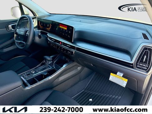New 2026 Kia Sorento LX image 13