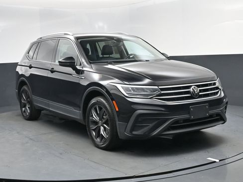 Used 2022 Volkswagen Tiguan SE image 8