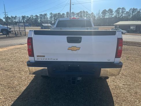 Used 2013 Chevrolet Silverado 2500 LT w/ Interior Plus Package image 9