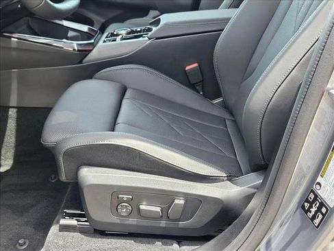 Used 2025 BMW X3 xDrive30i w/ Premium Package image 4