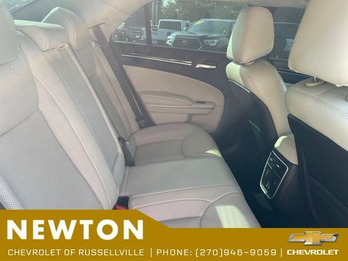 Used 2023 Chrysler 300 Touring L w/ Popular Equipment Group RWD image 10
