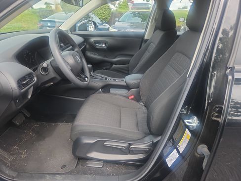 Used 2024 Honda HR-V LX image 3