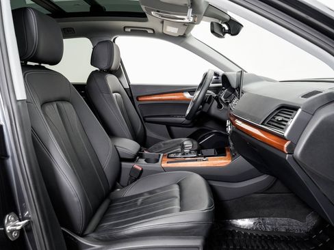 Used 2023 Audi Q5 2.0T Premium w/ Convenience Package image 21