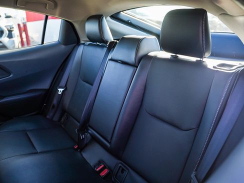 Certified 2024 Toyota Prius XLE image 20