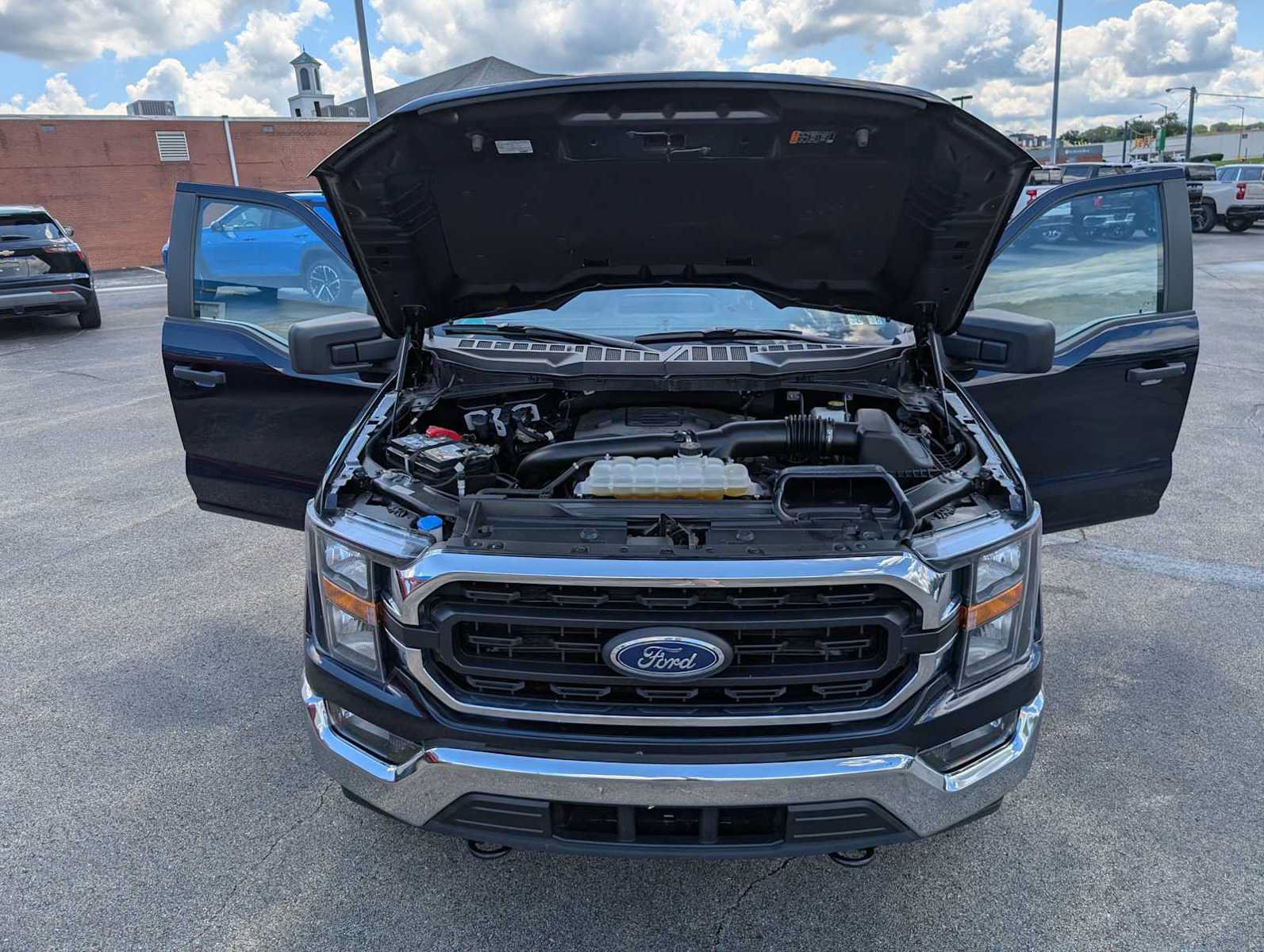Used 2023 Ford F150 XLT AWD/4WD image 12