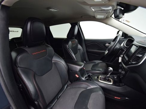 Used 2016 Jeep Cherokee Trailhawk image 19