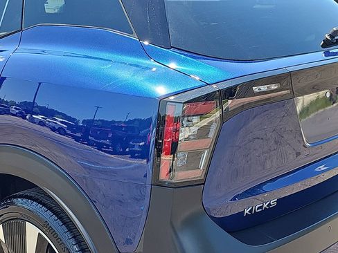 Used 2025 Nissan Kicks SR FWD image 36