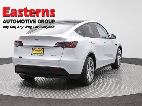 Used 2023 Tesla Model Y Long Range AWD/4WD image 5
