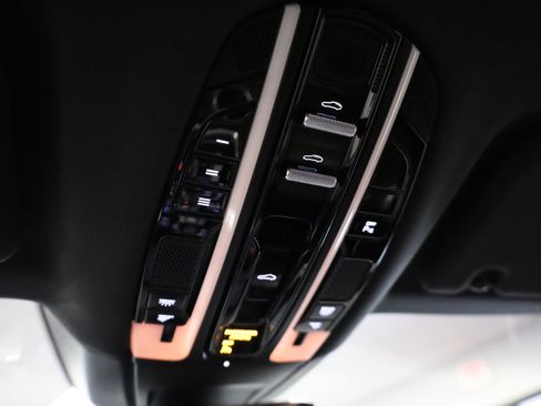 Used 2018 Porsche Panamera 4S image 37