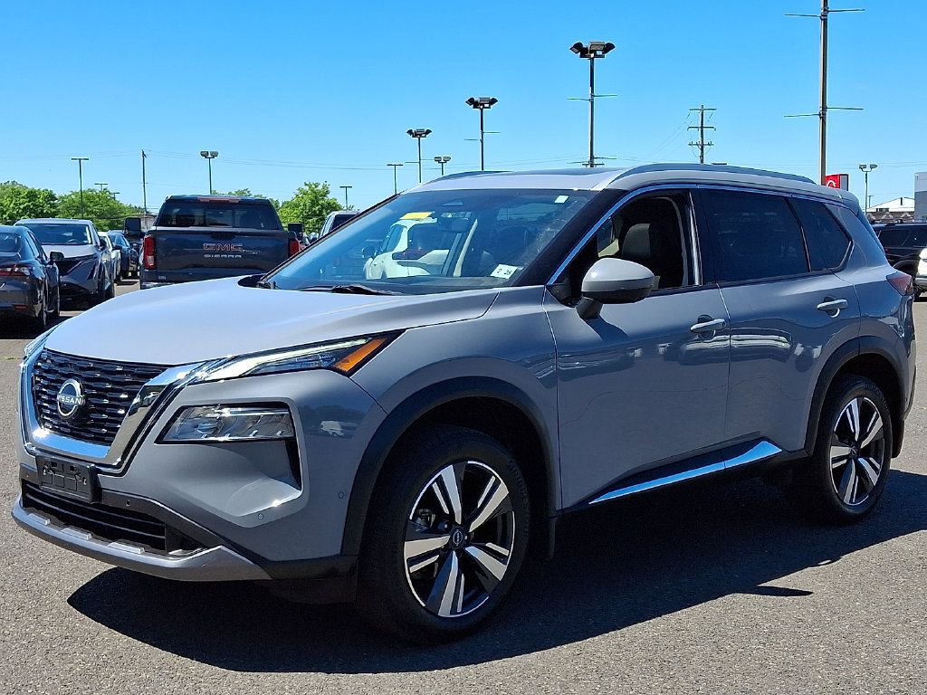 Certified 2023 Nissan Rogue SL w/ SL Premium Package AWD/4WD image 3