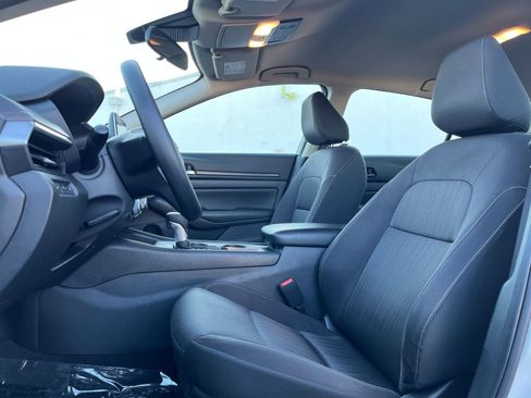 Used 2025 Nissan Altima 2.5 SV image 25