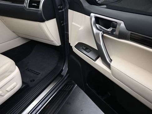 Used 2023 Lexus GX 460 Luxury w/ Sport Design Package AWD/4WD image 29