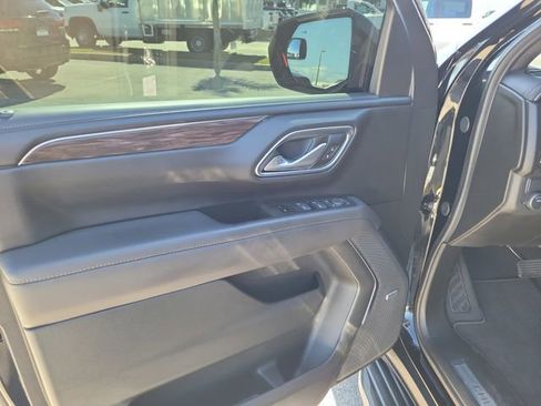 Certified 2024 Chevrolet Suburban LT w/ Luxury Package image 17
