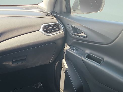 Used 2020 Chevrolet Equinox LT AWD/4WD image 12