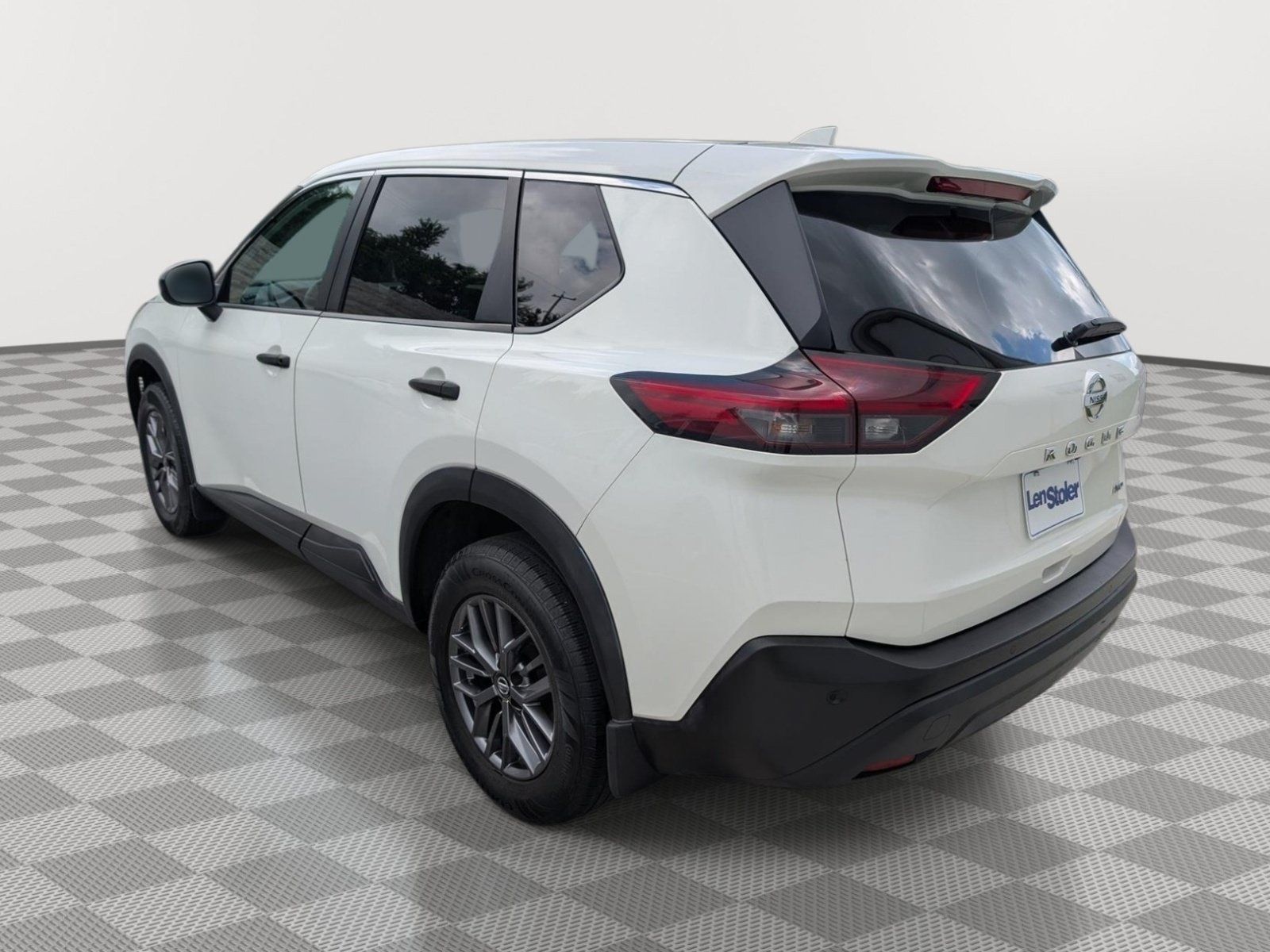 Used 2021 Nissan Rogue S AWD/4WD image 3
