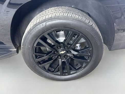 Used 2021 Chevrolet Suburban Premier w/ Premium Package image 34