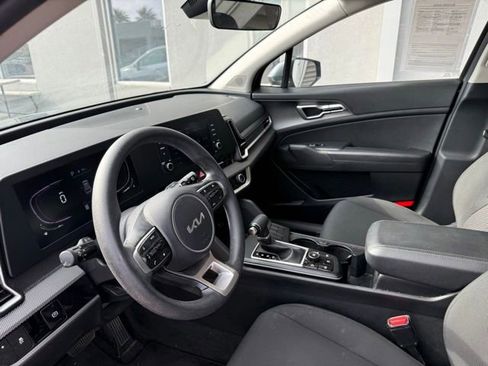 Used 2023 Kia Sportage LX FWD image 11