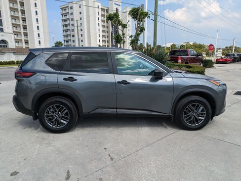 Used 2023 Nissan Rogue S FWD image 3