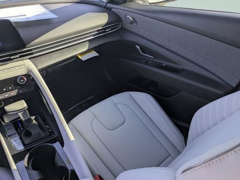 New 2026 Hyundai Elantra Limited FWD image 15