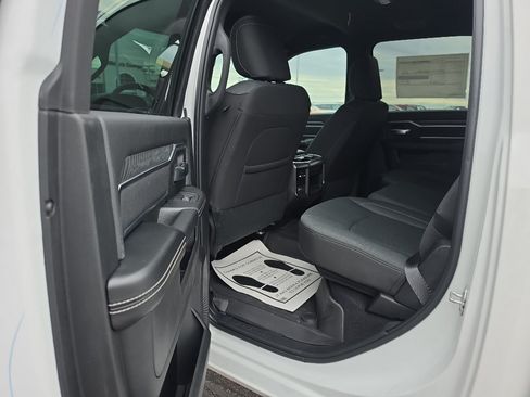 New 2026 RAM 2500 Big Horn AWD/4WD image 18