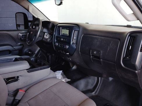 Used 2018 Chevrolet Silverado 2500 W/T RWD image 12