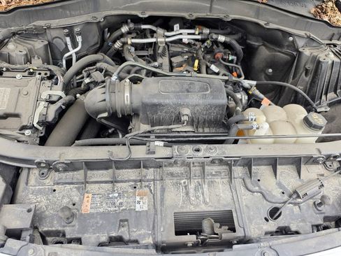 Used 2023 Ford Explorer XLT AWD/4WD image 9