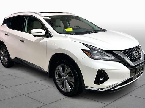 Used 2019 Nissan Murano Platinum image 3