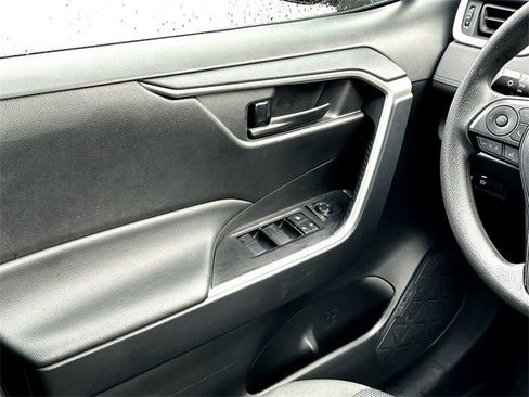 Certified 2025 Toyota RAV4 LE image 23