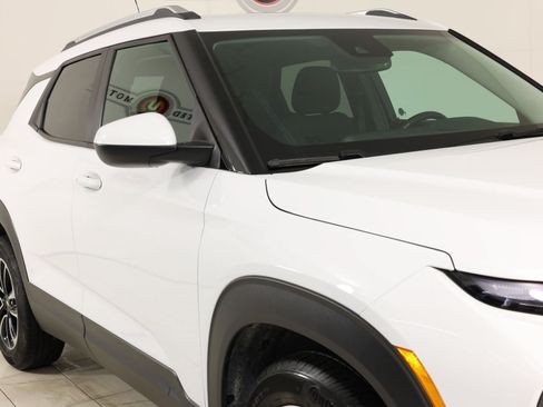 Used 2024 Chevrolet TrailBlazer LT w/ Convenience Package FWD image 38