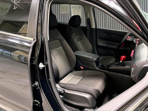 Used 2025 Honda CR-V EX image 8