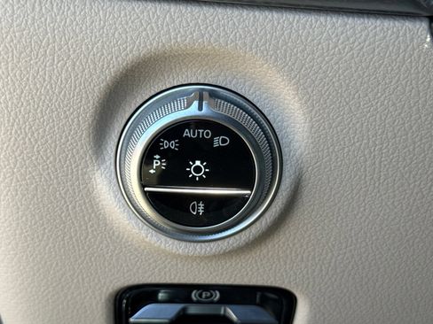 Used 2025 Mercedes-Benz C 300 Sedan image 30