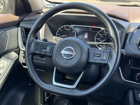 Used 2022 Nissan Rogue S FWD image 23